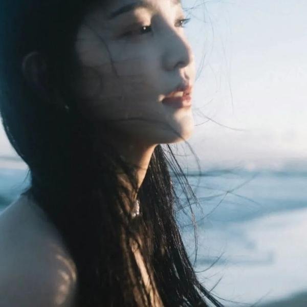 北极百货的秋乃小姐